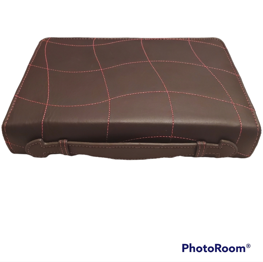 Christian Art Gifts Love Bible Cover - Picture 8 of 11